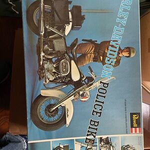 Revell Harley Davidson Police Bike Model Kit - Blue
